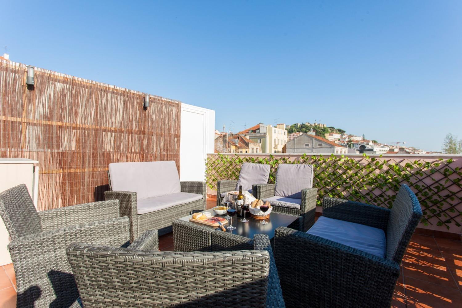 Open Trace 2 Bedroom Located Centeral * Lissabon